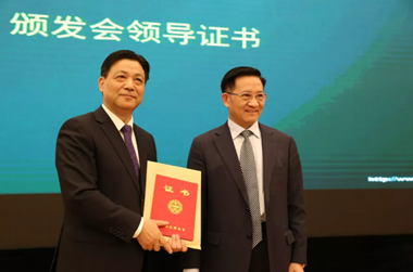 江華當(dāng)選中國醫(yī)師協(xié)會美容與整形醫(yī)師分會新一屆會長